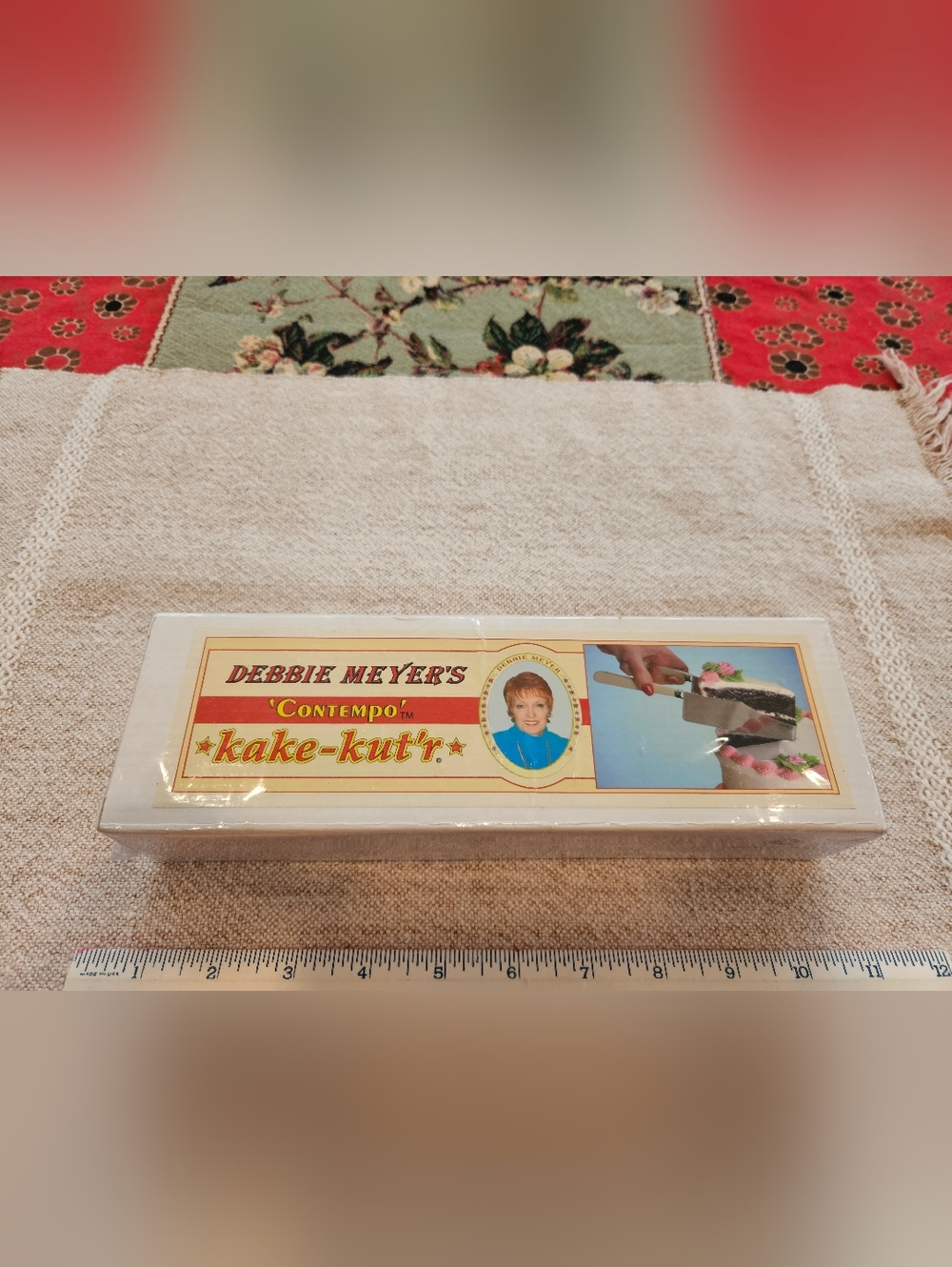 Debbie Meyer's 'Contempo' Kake-Kut'r cake server